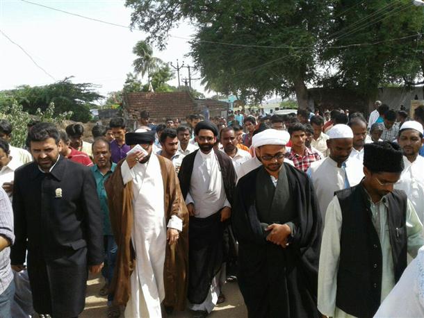Astan Quds Razavi cultural caravan visits deprived villages of India